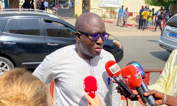 Chaîne parlementaire : Ayib Daffé recadre Mbaye Dione et défend la légalité du texte
