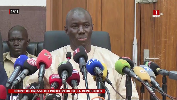 Suivez la conférence de presse du procureur Ibrahima Ndoye